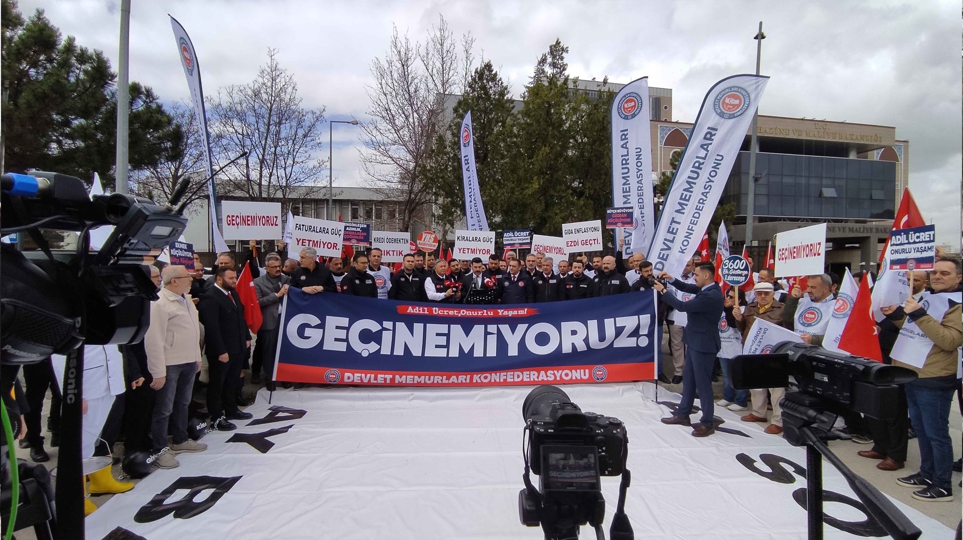MEMURUN ÇIĞLIĞI ANKARA'DAN YÜKSELDİ!