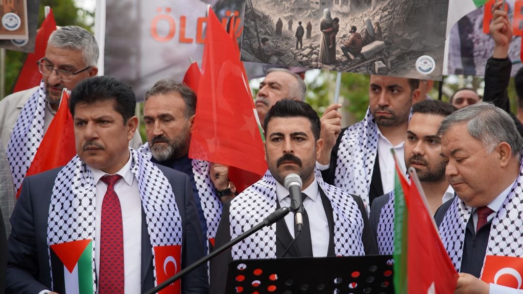İsrail Büyükelçiliği Önü Kınama