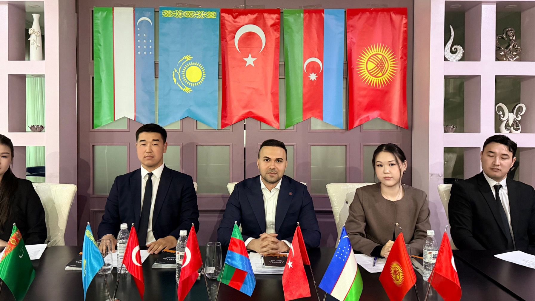 Astana’da Tarihi Zirve: Dünya Genç Sendikacılar Birliği Kuruldu!